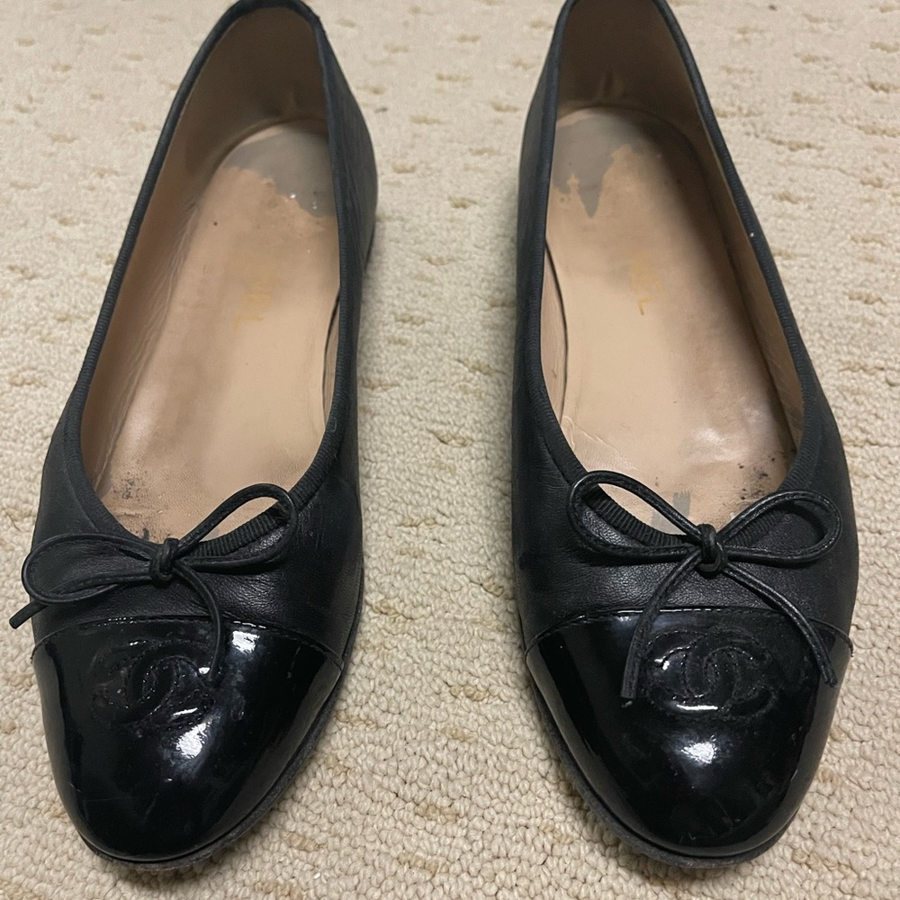 Chanel ballet slipper flats black 39 1/2 leather and patent